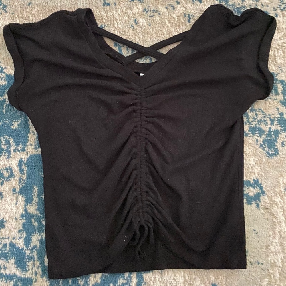 Black short sleeve cross back tee